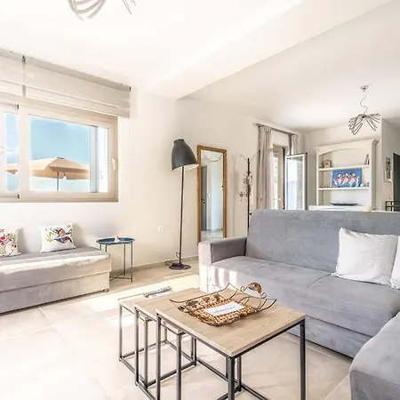 Modern Private With Infinity Pool Heraklion (Crete)