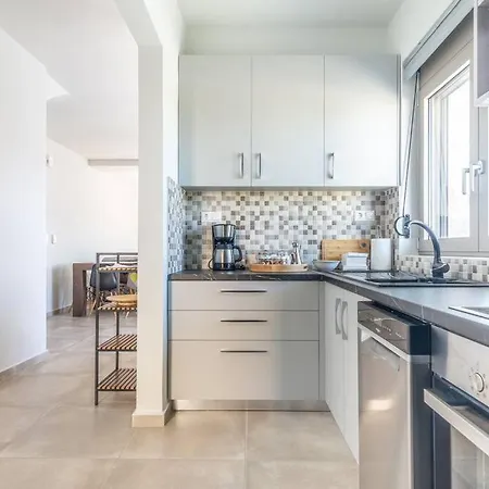 Modern Private With Infinity Pool Heraklion (Crete)